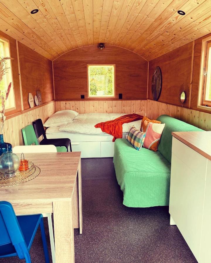 Pipowagens Bij Pannenkoekenrestaurant & Camping De Koppenjan 'Een Uniek Verblijf Met Kinderspeelboerderij' Jubbega-Schurega Экстерьер фото